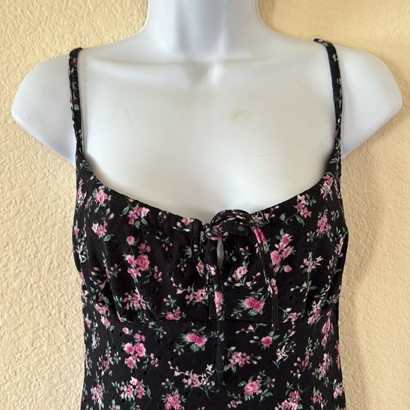 Floral print Dress Size Small NEW - Picture 2 of 9